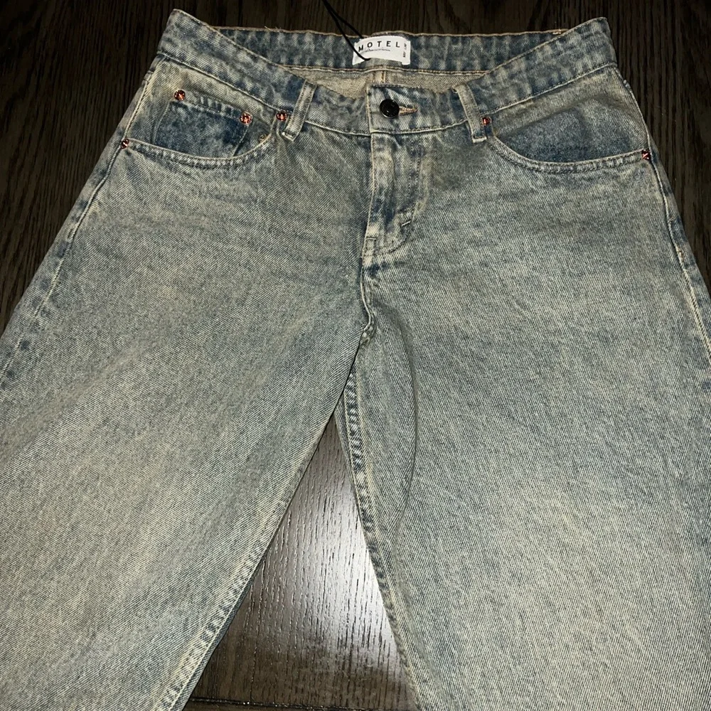 Low Rise Parallel Jeans In Sandy Blue Acid - Picture 2 of 9